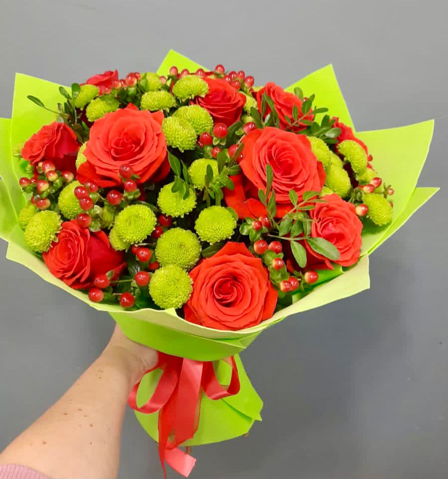 Букет цветов из: Хризантемы и Розы в Верхоянске