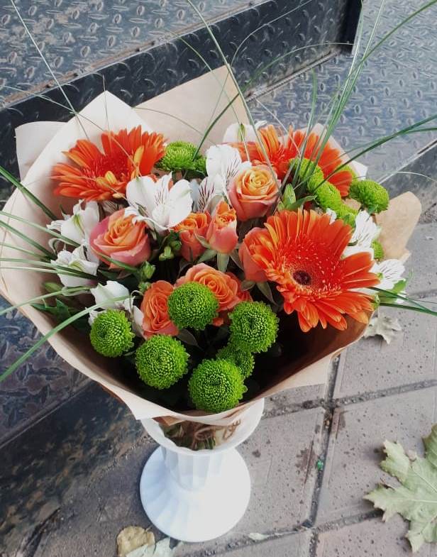 Букет цветов из: Герберы, Хризантемы, Альстромерии и Розы в Верхоянске