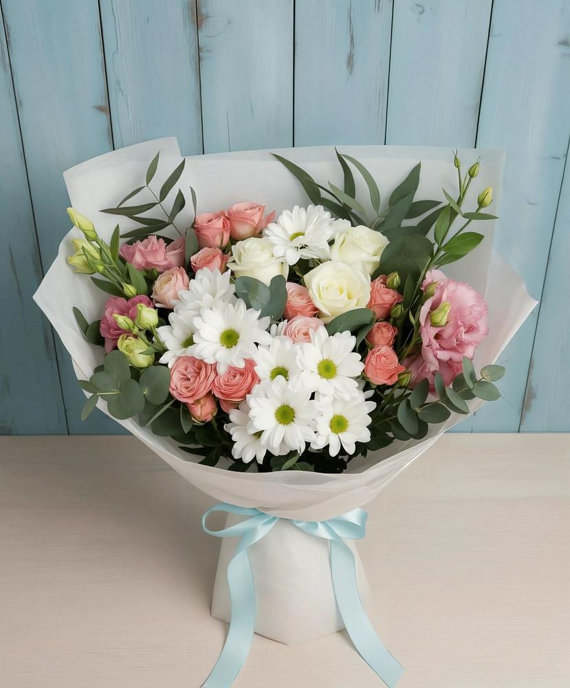 Букет цветов из: Розы, Лизиантусы и Хризантемы в Верхоянске