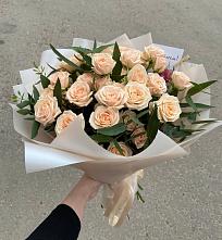 Букет Кремовые розы Латте в Верхоянске