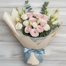 Букет цветов из:  Лизиантусы в Верхоянске