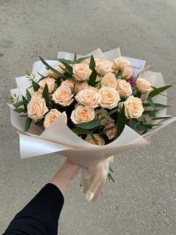 Букет Кремовые розы Латте в Верхоянске