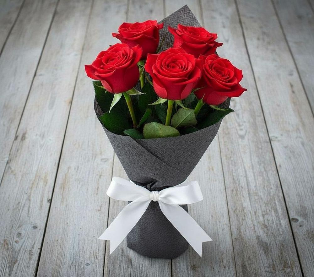 Букет 5 Красных роз Эдлесс Лав в Верхоянске
