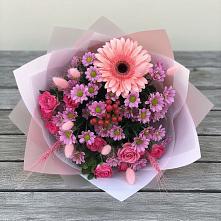 Букет цветов из:  Розы, Герберы и Хризантемы в Верхоянске