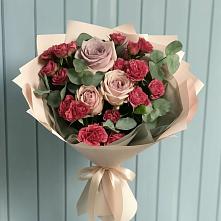 Букет цветов из:  Гвоздики и Розы в Верхоянске