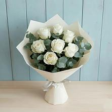 Букет Белые розы в Эвкалипте в Верхоянске
