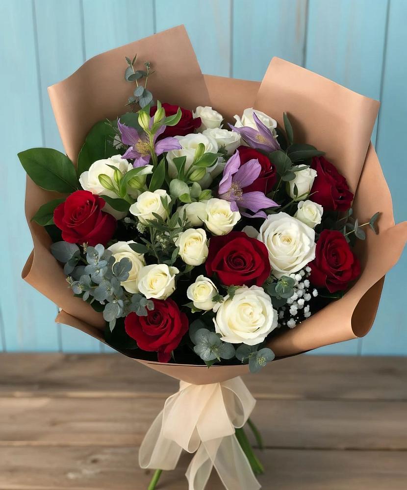 Букет цветов из: Розы и Альстромерии в Верхоянске