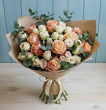 Букет цветов из:  Альстромерии и Розы в Верхоянске