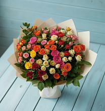 Букет Микс из разноцветных кустовых роз в Верхоянске
